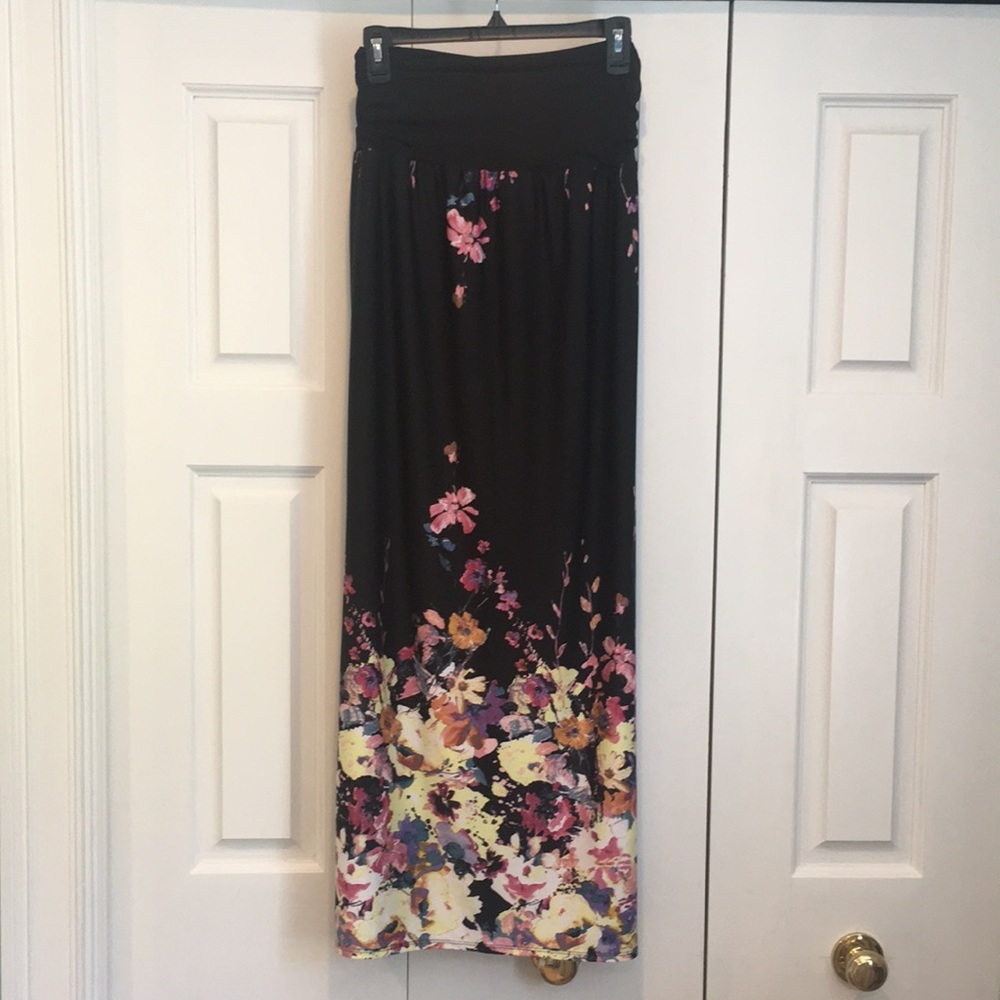 Apt 9 skirt size large